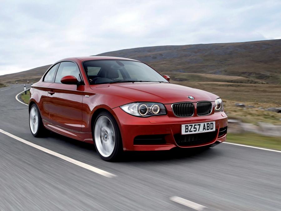  BMW 135i Coupe 2008 года  (UK) (фото 1 из 11)